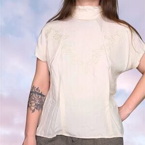 90s Vintage 100% Silk Light Pink / Cream Mock Neck Short Sleeve Floral Top Sz S